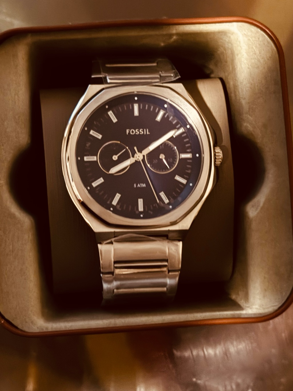 New Fossil Silver Watch With Black Dial And Stainless Bracelet